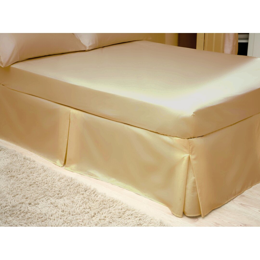 200 TC Egyptian-Quality Cotton Bed Valance white
