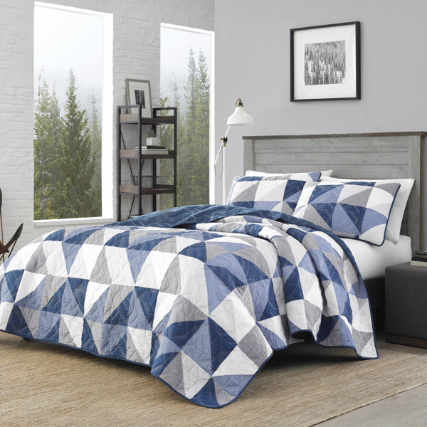 scrappy quilts using 2.5 inch squares