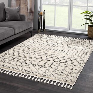 Better Bathrooms Exclusive NATURAL WOOL Rugs NAIN Ornament beige navy vintage soft best carpets 