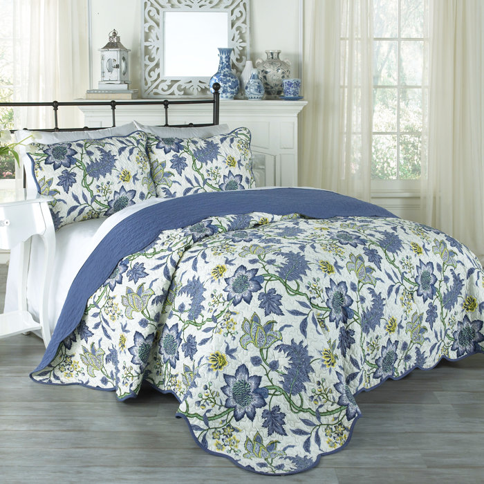 Traditions by Waverly 3-piece Scalloped Edge Reversible Quilt Set ...