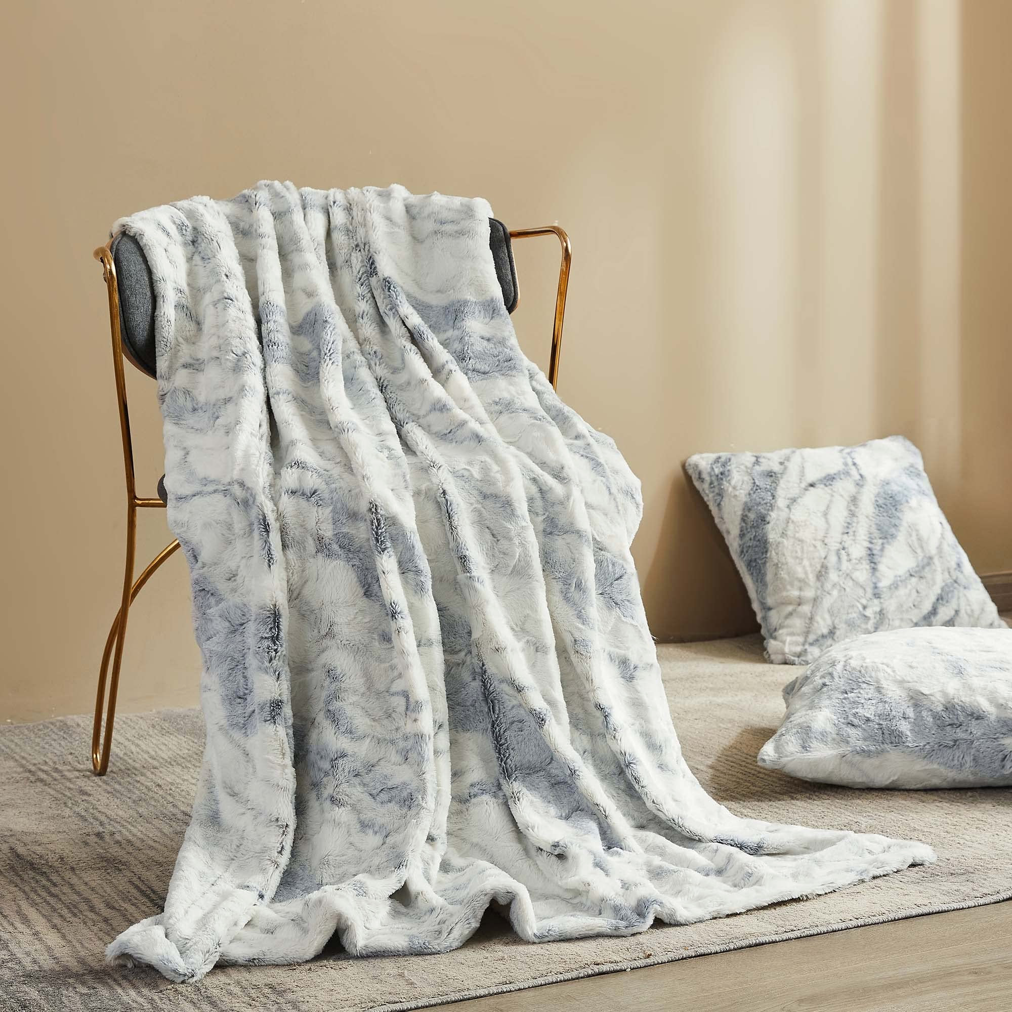 Soft Faux Fur Throw Blanket 