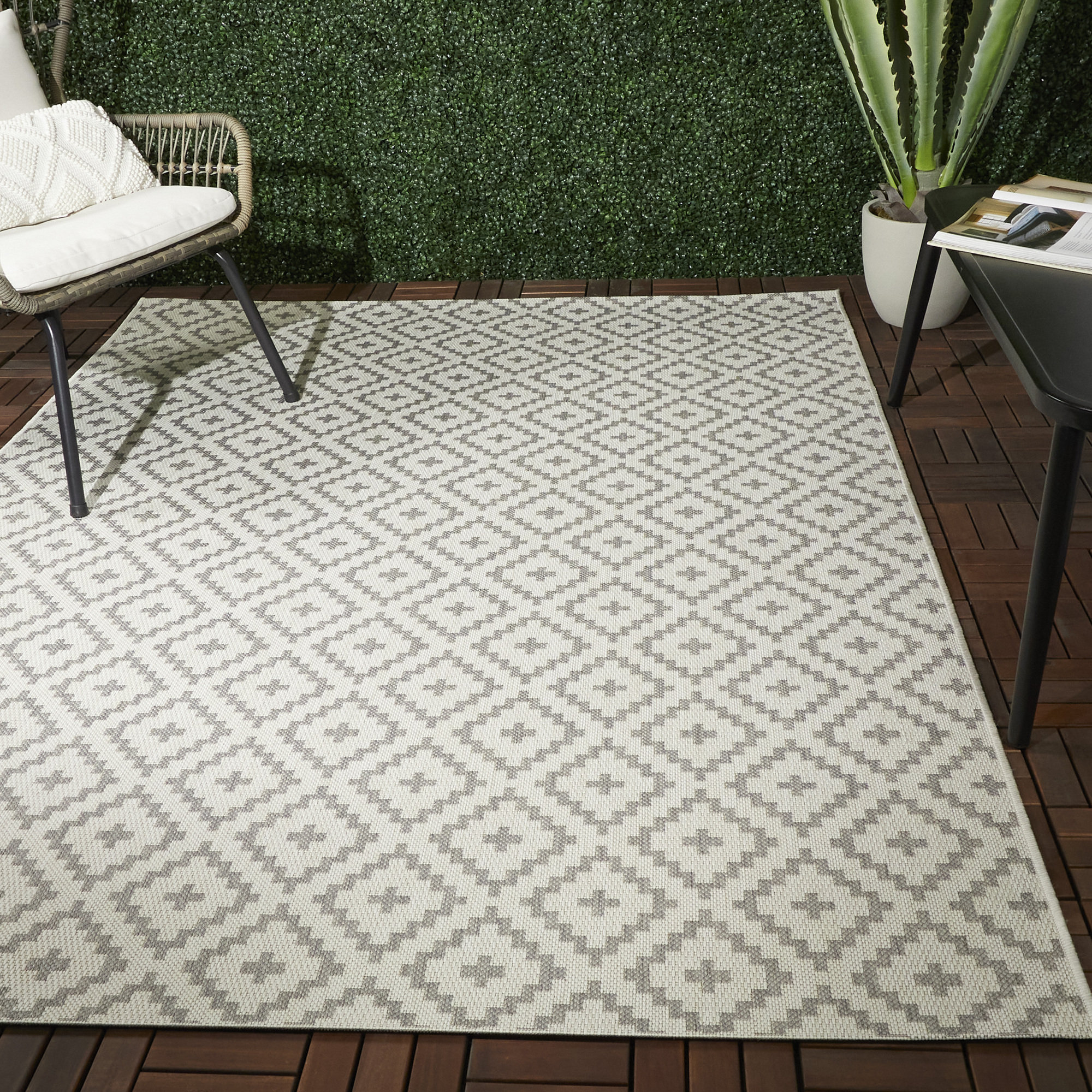 Ebern Designs Ahmara White Indoor/Outdoor Rug & Reviews | Wayfair