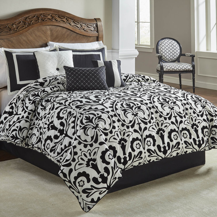 Tarin Becca Comforter Set Fleur de Lis Living Size: Queen