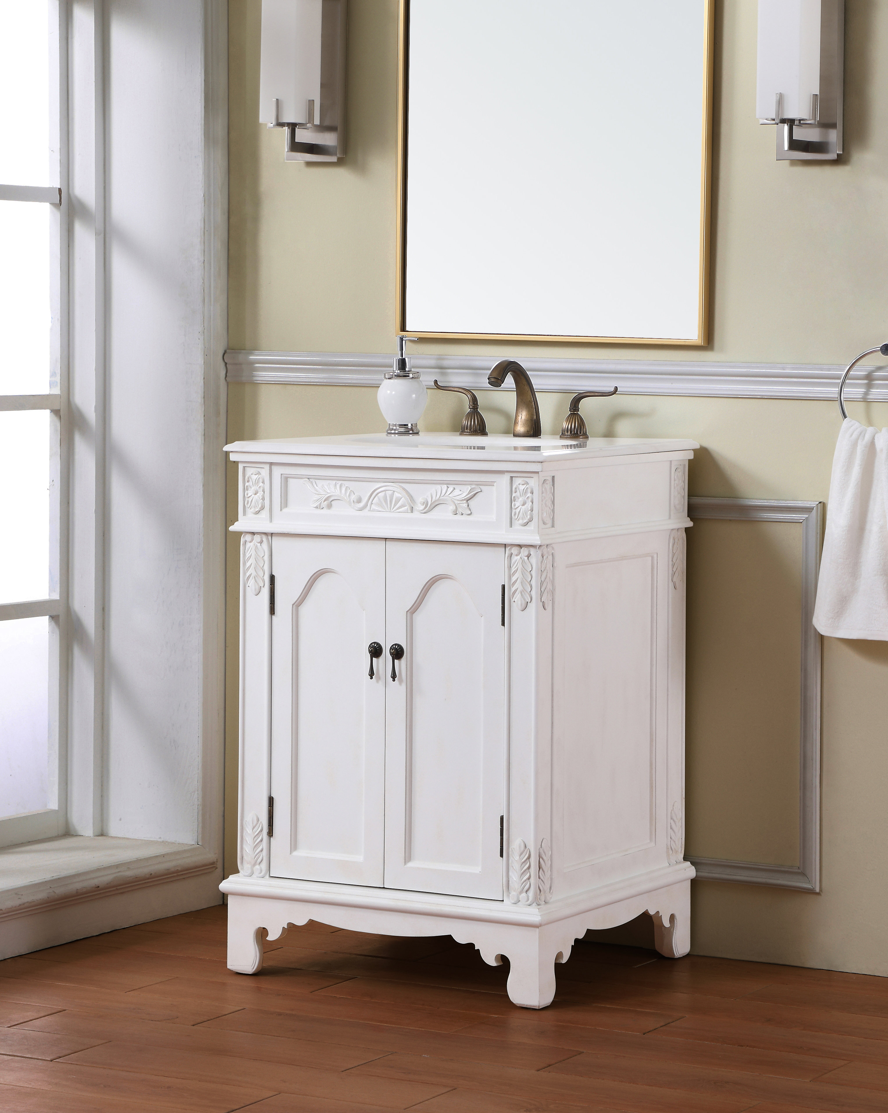 Fleur De Lis Living Gwenda 24'' Freestanding Single Bathroom Vanity