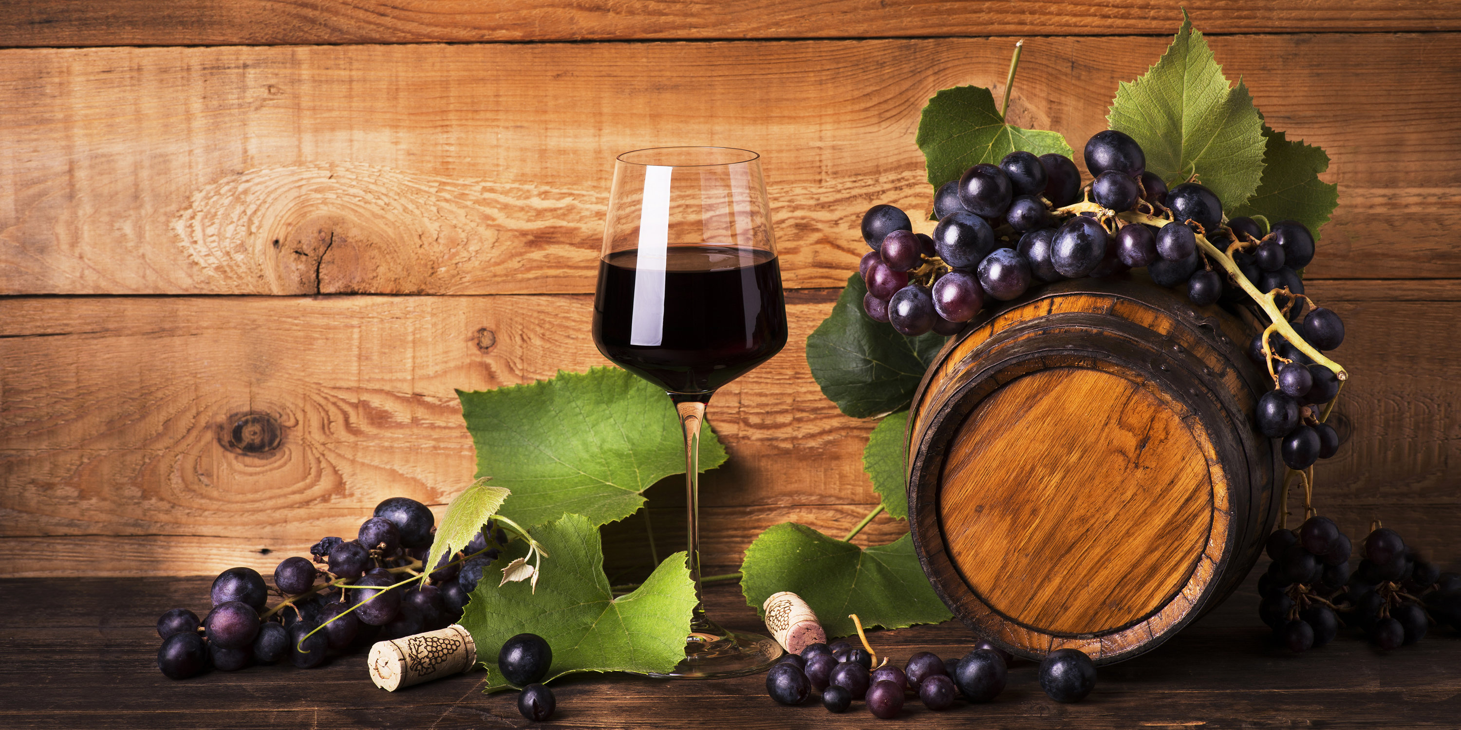 Red Barrel Studio® A Glass Of Red Wine Barrel Black Grapes Still Life