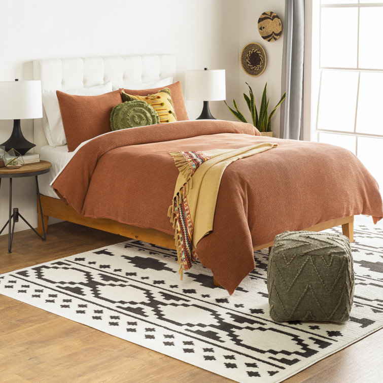 AllModern Arnette Linen Modern \u0026 Contemporary 3 Piece Duvet Cover Set Size: King Duvet Cover + 2 Shams, Color: Burnt Orange