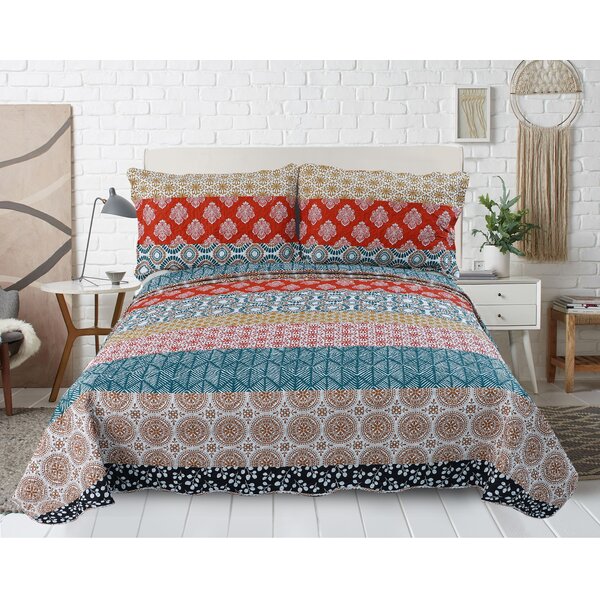 Elegance Coverlet Set with a Beautiful Moroccan-inspired print Oversized Quilt 