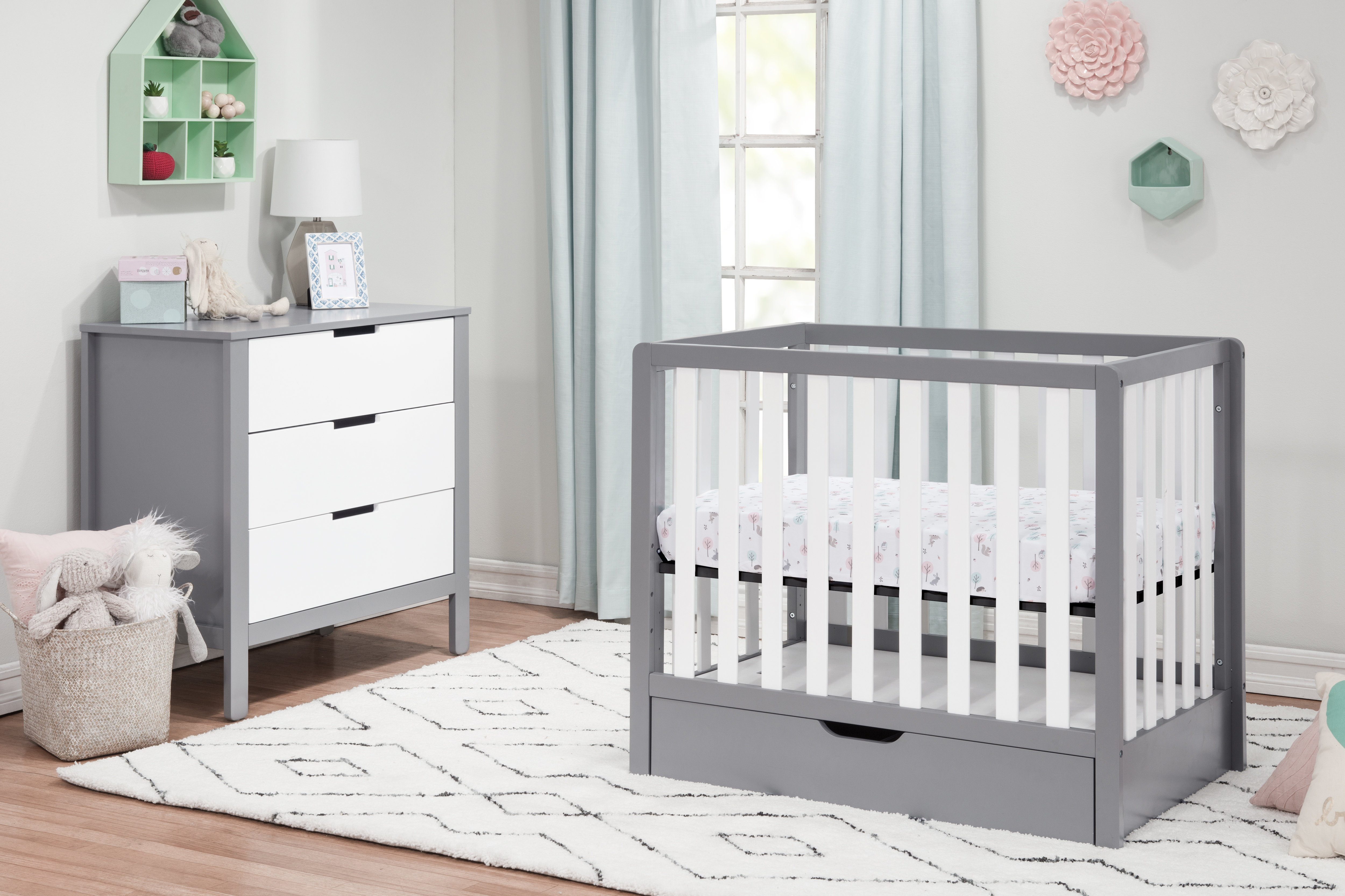 Carter's by DaVinci Colby Convertible Mini Nursery Furniture Set