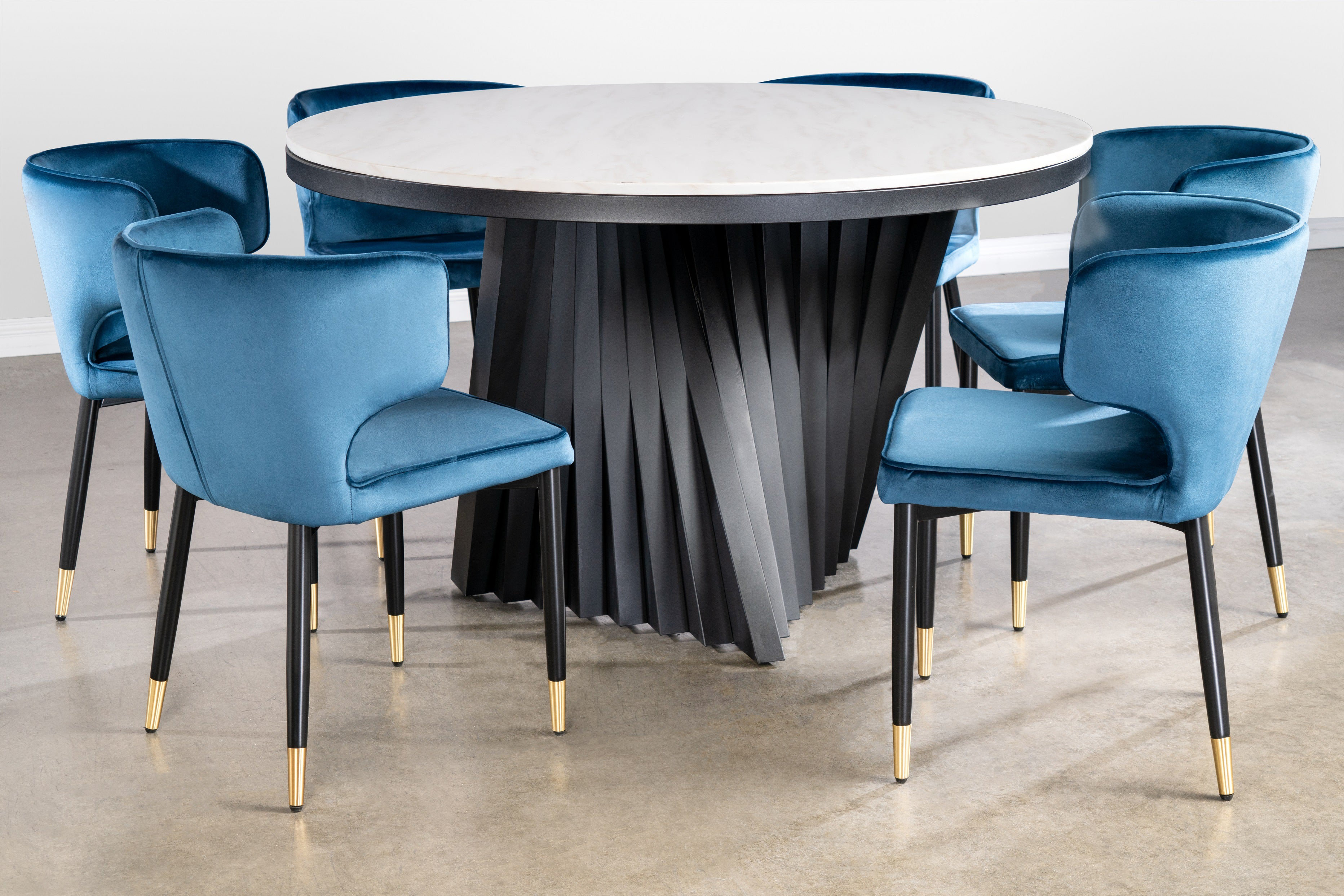 Everly Quinn Nailsworth 51.5'' Pedestal Dining Table & Reviews Wayfair