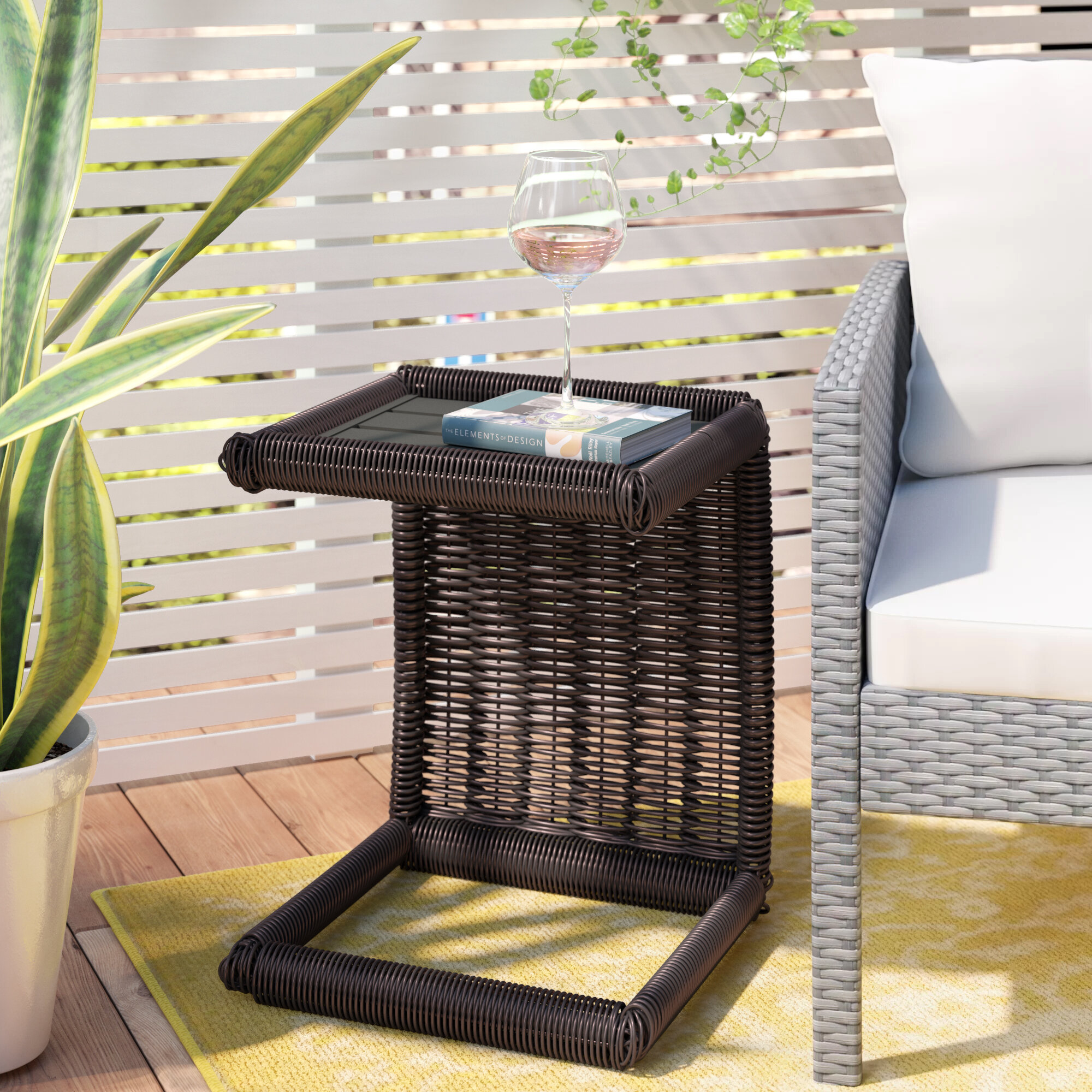 outdoor side table wicker