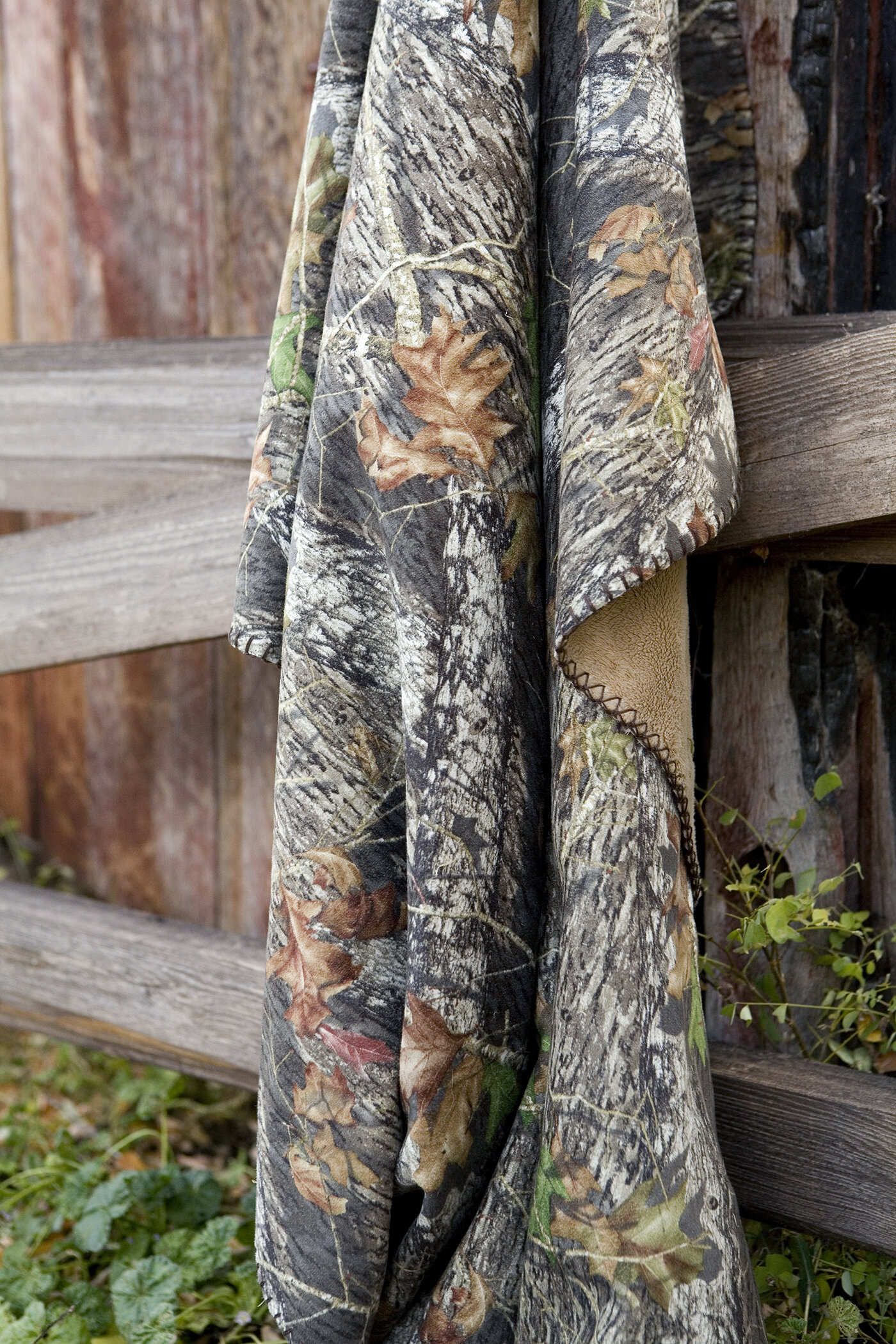 Details about   Mossy Oak Camo Hunting Orange Handmade Fleece Tie Camouflage Blanket LARGE 55x65 