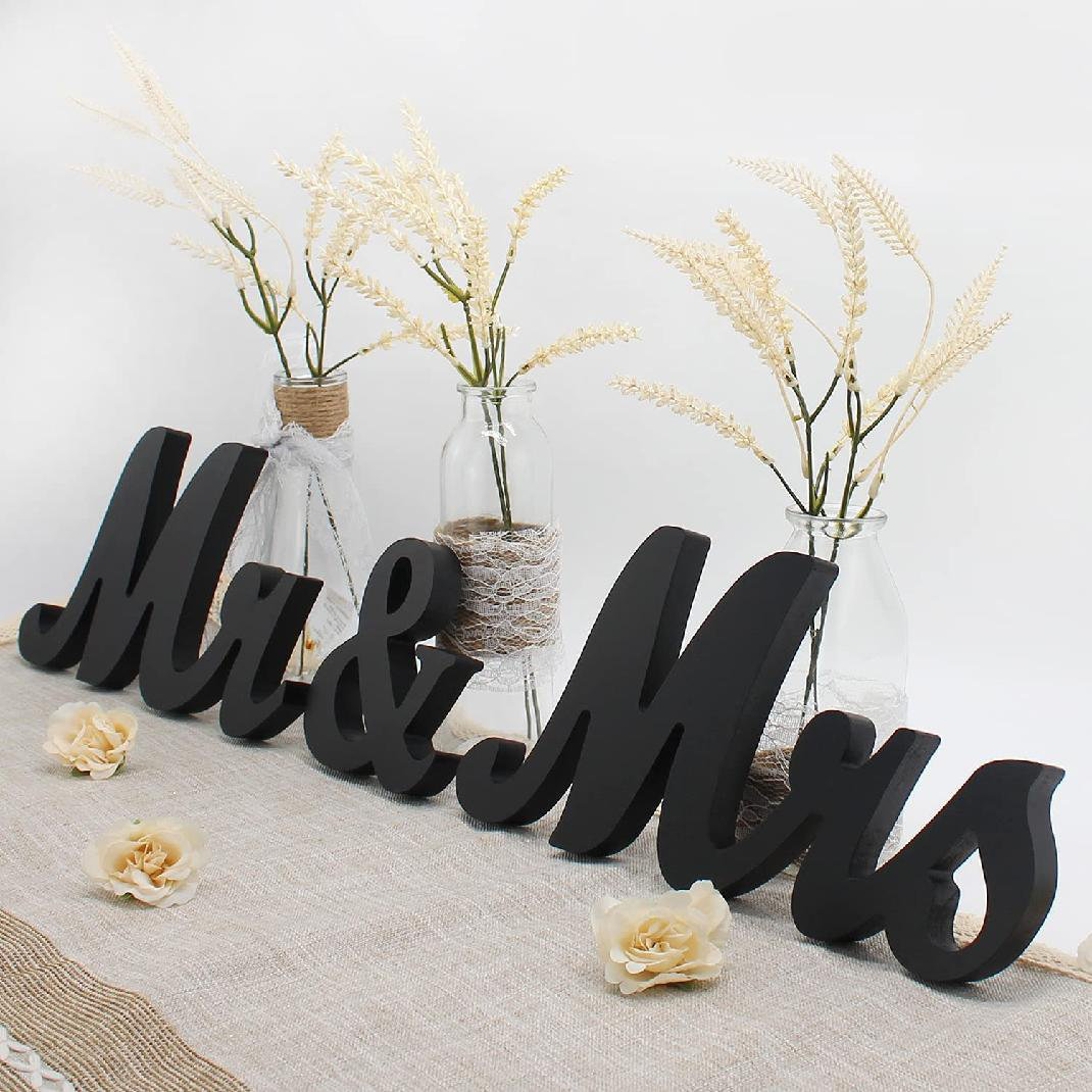 3Pcs/Set Mr and Mrs Wooden Letters Standing Sign for Table Top Wedding Decor 