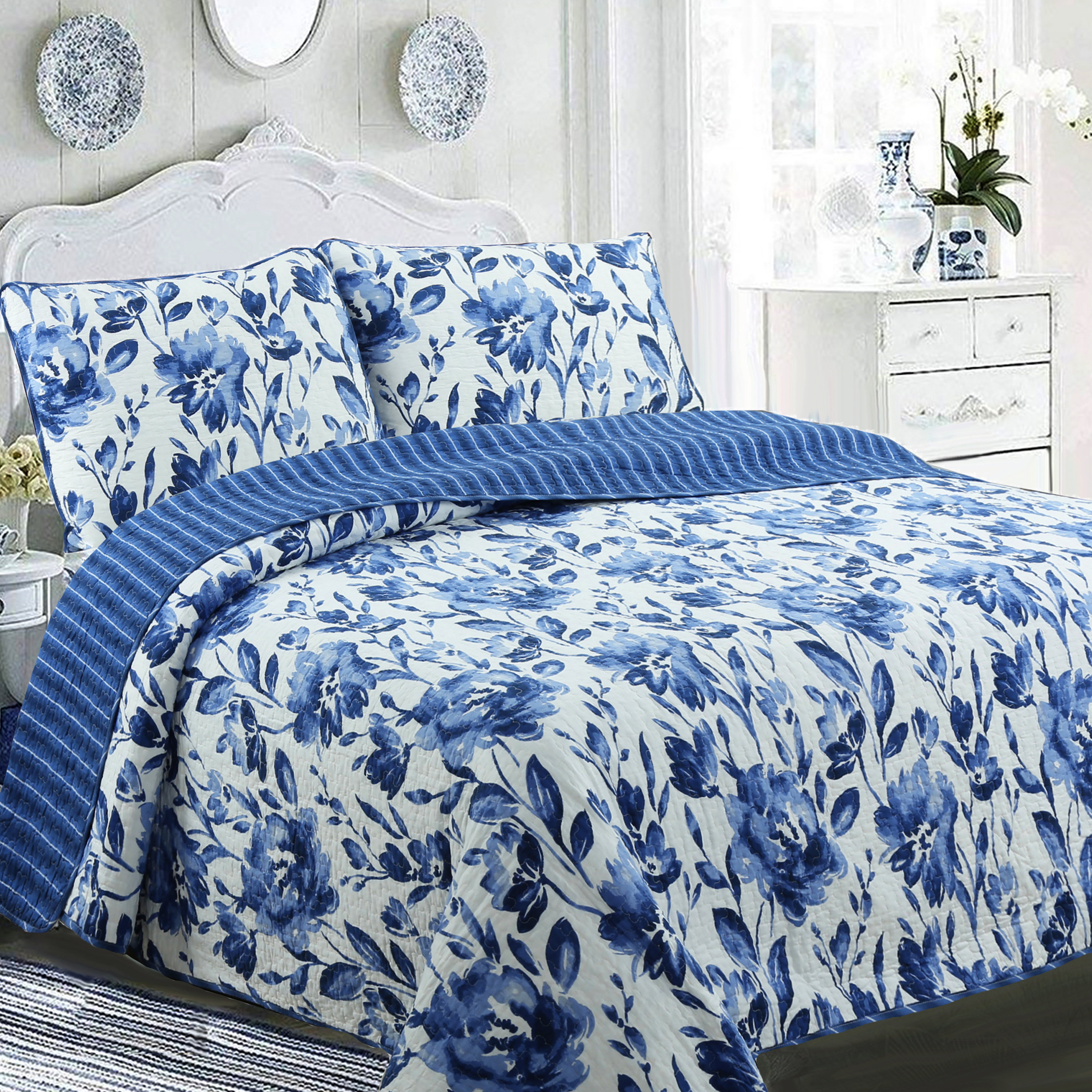 Charlton Home® Sanatoga Blue/White 100% Cotton 180 TC Reversible Eclectic 3  Piece Quilt Set & Reviews | Wayfair