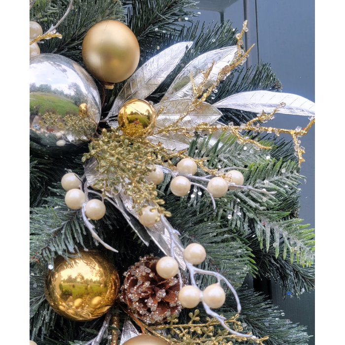 The Holiday Aisle® Christmas Pine Ornaments Berry 22" Wreath & Reviews ...