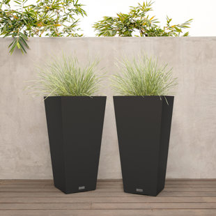 13.5cm Outdoor Indoor Garden Patio Round Black Plastic Plant Pots With Saucer 