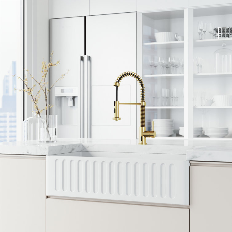 VIGO Edison Kitchen Faucet With Touchless Sensor