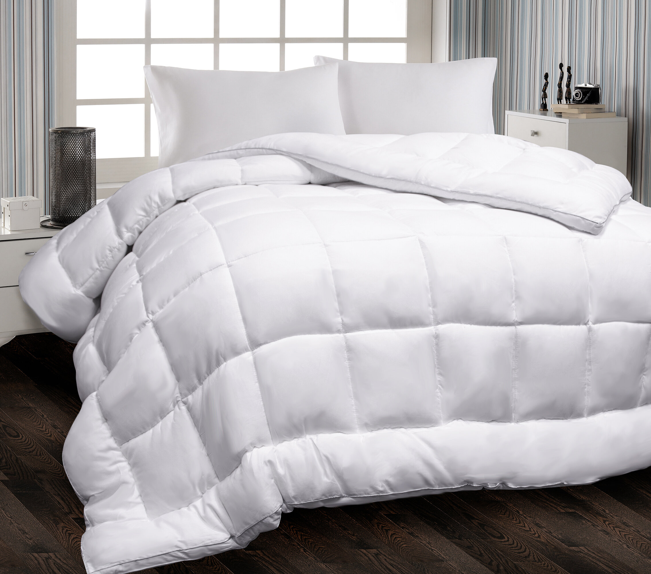 White alternative down comforter - king size 